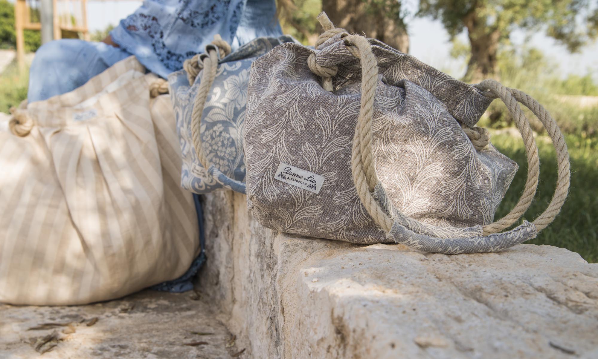 Model "Handbag Striped, Damask and Grain"